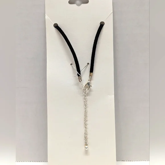 Black Suede Choker and Earrings - Picture 3 of 3